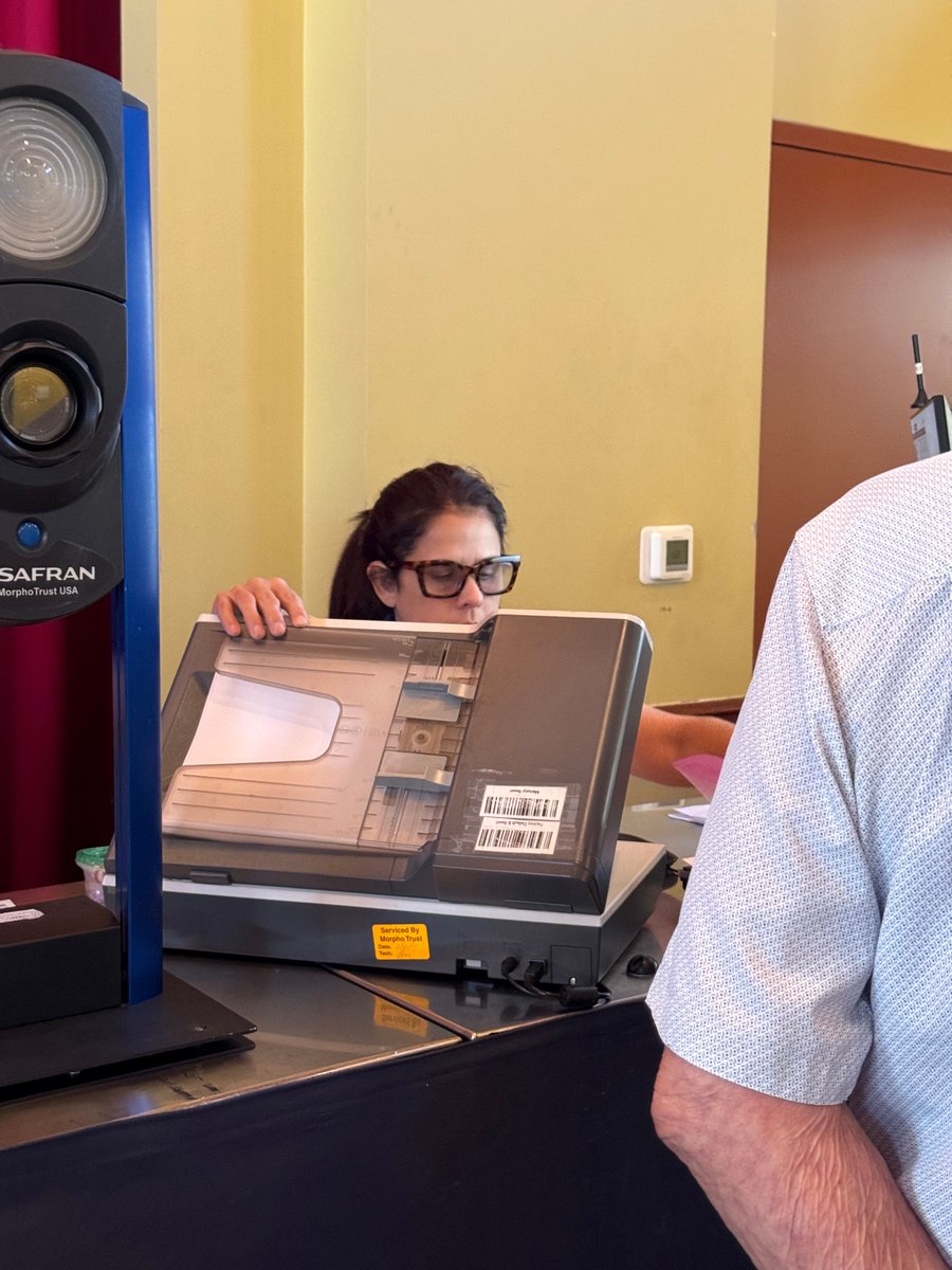 CityofHomestead's tweet image. 🚗💳 Thank you, Florida Licensing on Wheels (FLOW), for visiting Homestead and providing essential motorist services! Your support made it easier for residents to stay on the road safely. We appreciate you being part of Team Homestead! 🌟 #WeAreHomestead #FLOWMobile