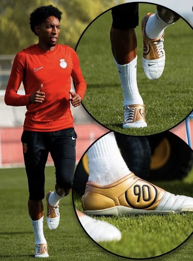 golesendir_'s tweet photo. Johan Mojica entrenó con unos Total 90 en perfecto estado con el Mallorca y la montaña de nostalgia. Nike los relanzará el próximo año: los tenis y guayos que marcaron la infancia de toda una generación. https://t.co/4jq4aqf1cZ
