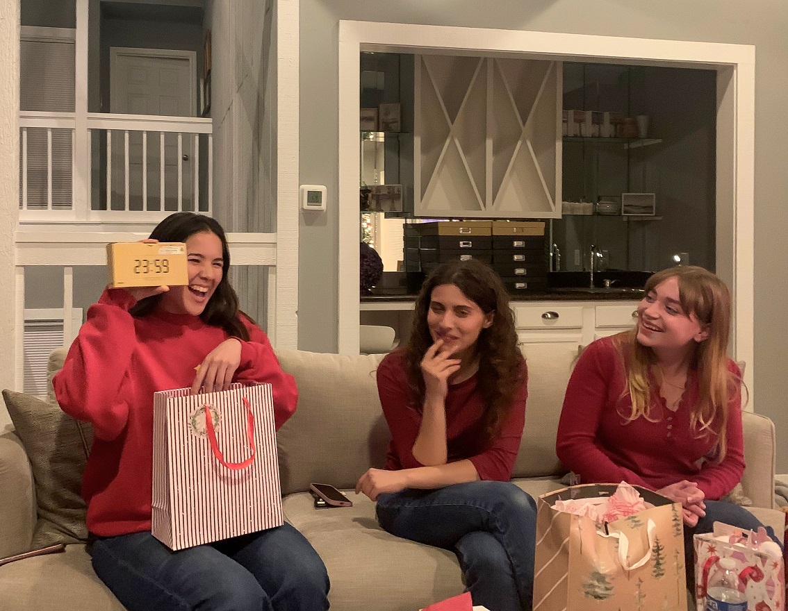 LEAP Ambassadors wrapped up the semester with a wonderful holiday party, some good food, gifts, and many thanks!