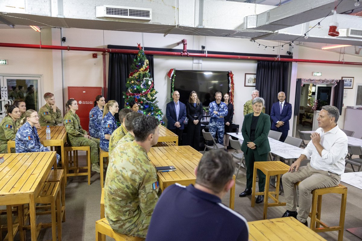 RichardMarlesMP's tweet image. Thank you to our ADF personnel who are away from their families this holiday period, helping keep Australians safe. 

@SenatorWong and I had the opportunity to catch up with those deployed to Headquarters Middle East to give them our thanks and wish them a very Merry Christmas.