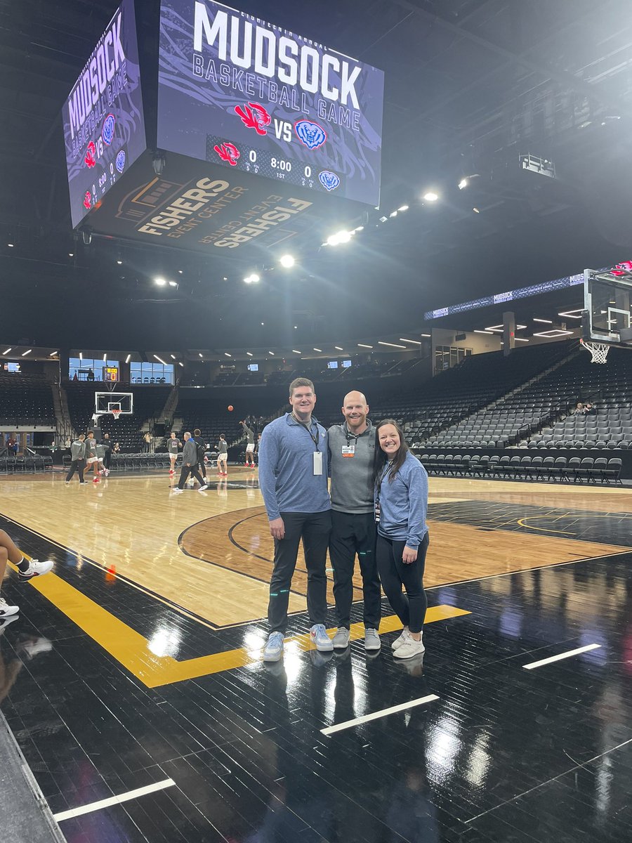 HSESportsMed's tweet photo. Girls &amp; boys Mudsock basketball at the Fishers Event Center! Lets go, Royals! 🦁🏀 https://t.co/xkqaTImX5Y