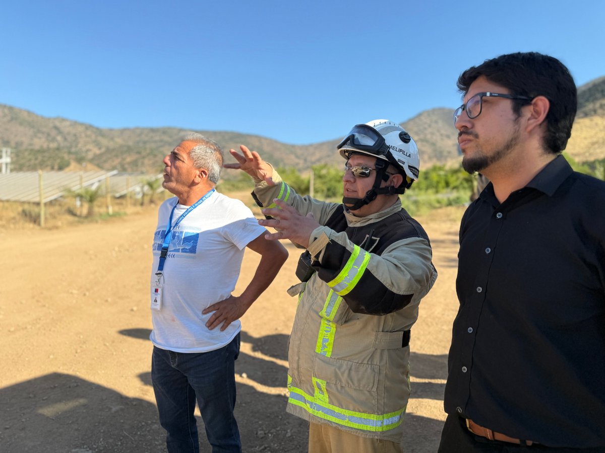 DPPMelipilla's tweet photo. 👉Recursos mecanizados: 2 camión aljibe, 1 Skidder, 01 PC-CODE, 01 Puesto de Comando
👉Recursos aéreos: 01 avión Tankero, 01 avión de coordinación, 02 helicópteros medianos, 03 helicóptero liviano, 01 helicóptero semipesado, 01 avión cisterna
#DPPMelipilla #TeInforma
#FinHilo 4/4 https://t.co/0GiUFSFKsj