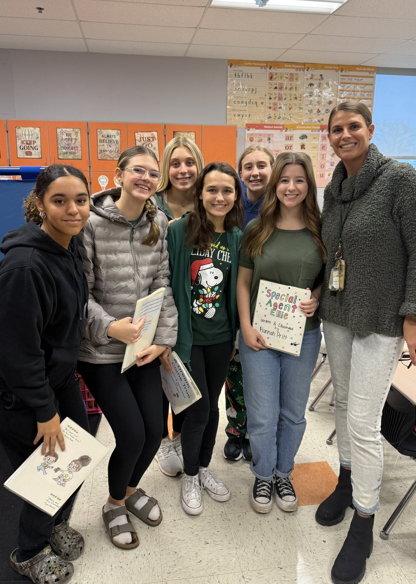 MissSFirstGrade's tweet photo. So proud to see my former students come back to the classroom and share their voices! Watching them grow and succeed has been one of the greatest joys of my teaching journey. #ProudTeacher #hpsdawesome https://t.co/TF2DhA50qf