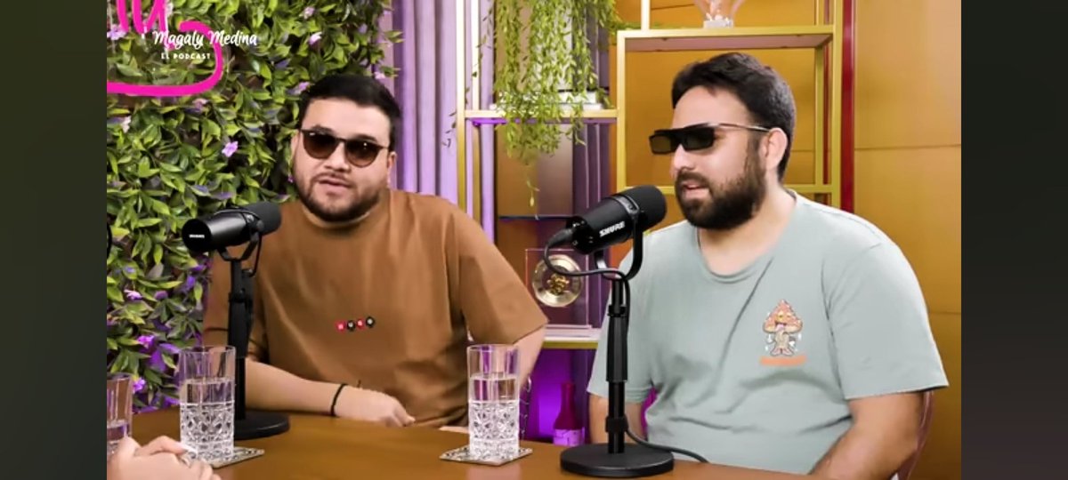 Rey202010's tweet photo. @FarandulaPeruch @MeDicenPajita @atvpe Cómo que no los avalaba si los llevaba a su podcast https://t.co/EJRh7HAJdj
