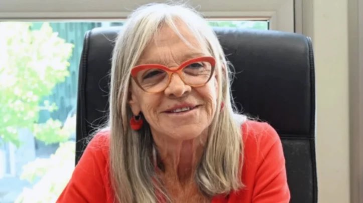 Despedimos a una gran mujer y una destacada líder política. Roxana "Chana" Soldani, diputada provincial de Chubut, nos deja un legado de compromiso y dedicación a la salud, educación y desarrollo social. Mi más sincero pésame a su familia, amigos y colegas 🕊️