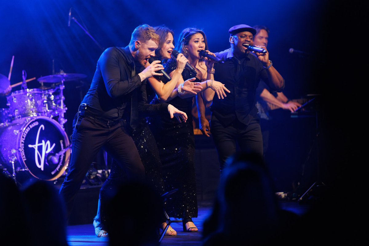 From our stage, to your home. Happy Holidays from all of us at Famous Players Band. We hope your Christmas holidays are full of music, joy, and love ❤️💚❤️💚