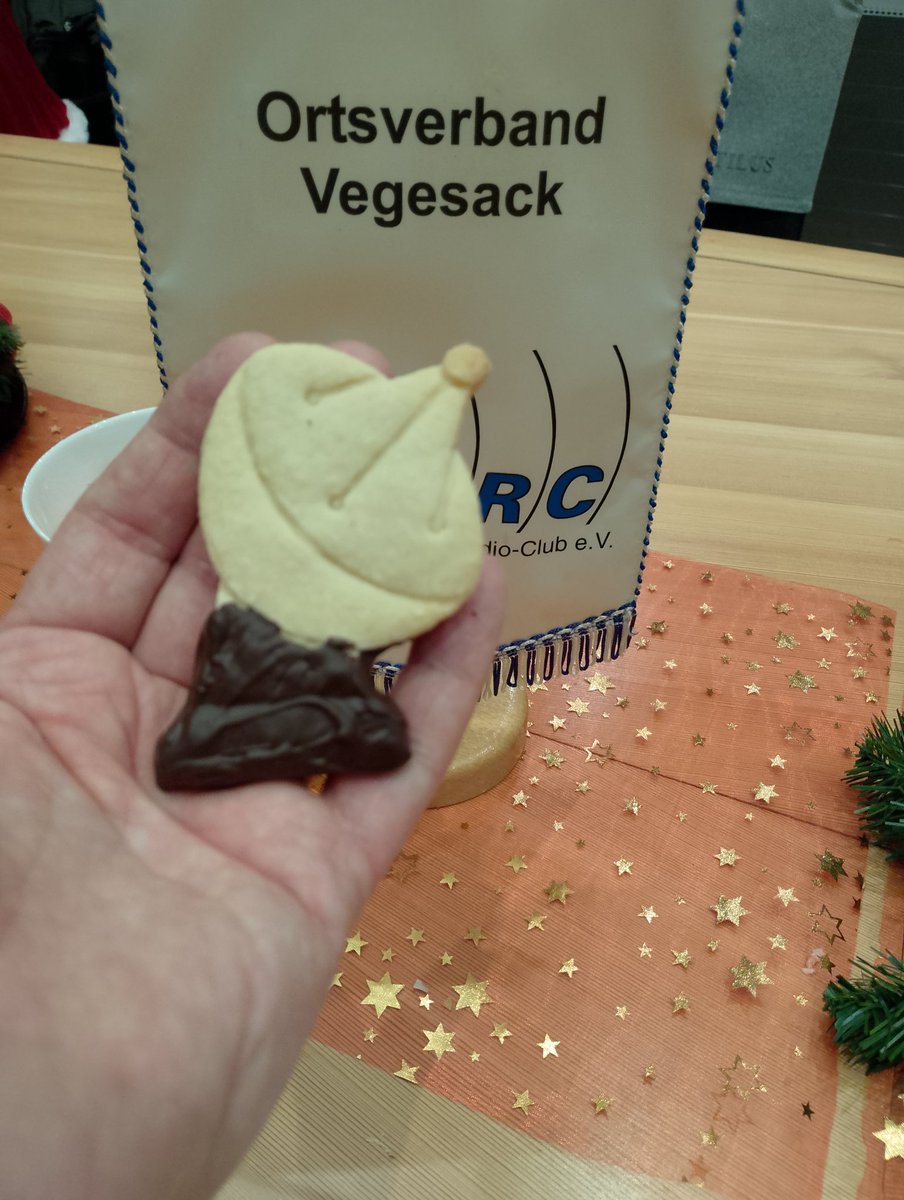 DARC_i14's tweet photo. Der letzte OV-Abend mit weihnachtlichem Gebäck und Punsch https://t.co/XoQPrzK7L4