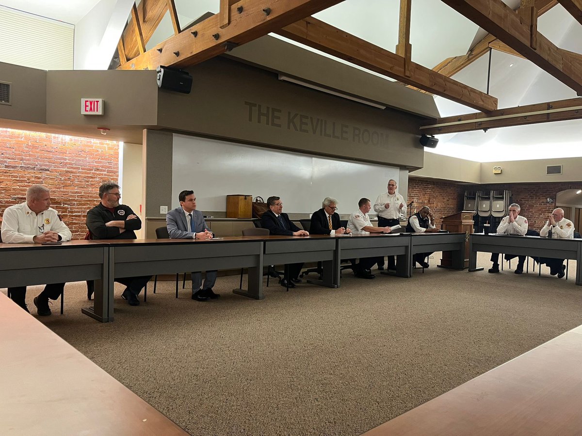 RepDanSenaMA's tweet photo. Last night’s Fire Chief Roundtable brought together community officials affected by the closure of Nashoba Valley Medical Center for a productive discussion on the challenges that our emergency services now face. https://t.co/2lHcPYIqPB