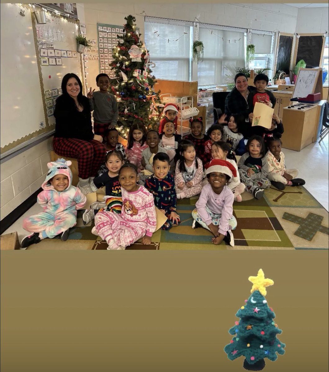 mrslevante's tweet photo. Wishing everyone a Blessed Merry Christmas and Happy New Year from our ELP 1 friends @idalipreti @TPSOperations @tdece1 @Ms_Russo_  🎄🎄🎄 https://t.co/OBCorO3wUo