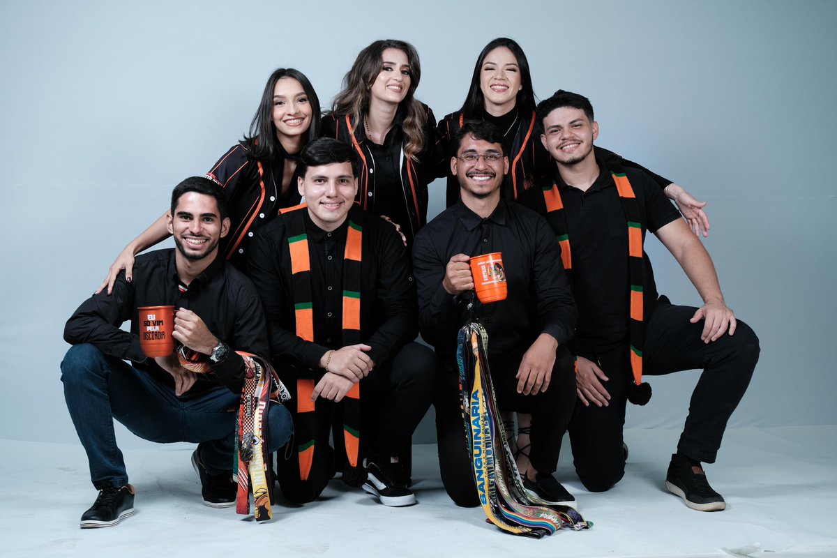 antoniodantazz's tweet photo. Trajados com as cores da maior @dtlcmed https://t.co/f3d0jzYF3s