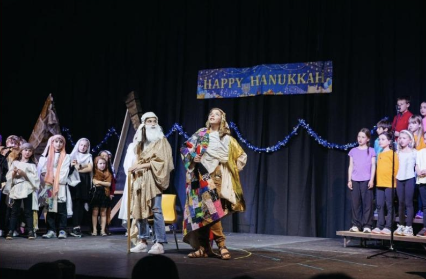 DJDSahalzel's tweet photo. Shabbat Shalom and Happy Chanukkah from @denverjds! Have a great winter break and we'll see you in 2025! https://t.co/gfjusQ9ruD