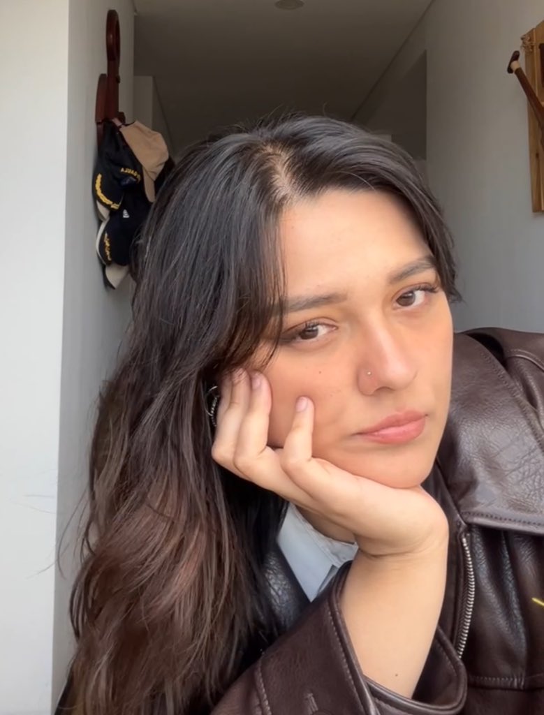 forlkr's tweet photo. Lesbian selfie, lesbian hair, lesbian putfit, lesbian perfume, lesbian piercing, lesbian ipad (taemin photocards) https://t.co/nVW2U3rBkv