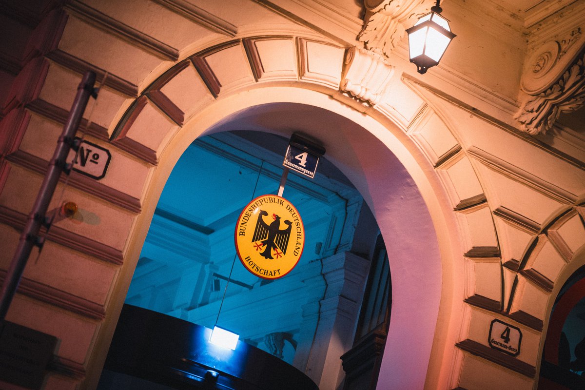 Magdeburg? Remigration.

🇩🇪Mit Remigration wäre Magdeburg kein Friedhof mehr!
Alle Jahre wieder wird eine weitere deutsche Stadt bei ihrem Weihnachtsmarkt zum Ort des Mordes. Ein Migrant rast – wie vor acht Jahren und einem Tag am Breitscheidplatz in Berlin – und schlachtet