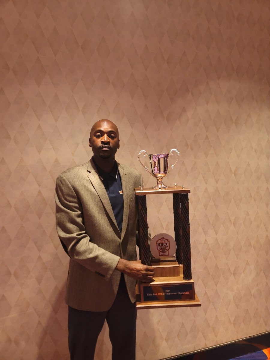 Congrats to our squad on winning the Chris Paul HBCU Classic championship! 

A wonderfully ran event by <a href="/chrispaulfamfdn/">Chris Paul Family Foundation</a> at the <a href="/MoheganSun/">Mohegan Sun ☀️</a>. 
This was an amazing set up w/ lodging, catered meals, entertainment, etc. TOP OF THE LINE!

#WaterTheGarden 🪴🚿
#LincolnLions 🦁💍