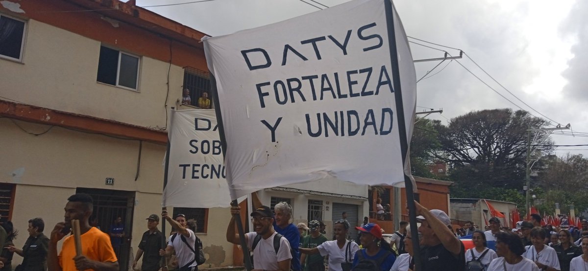 DatysCuba's tweet photo. 📢 **DATYS se unió a la Marcha contra el bloqueo en el Malecón Habanero** 🇨🇺✊🏽 Hoy, junto al pueblo cubano, expresamos nuestro rechazo al bloqueo de EE.UU. y defendemos la soberanía de nuestra nación. ¡Unidos por la causa! #Cuba #MarchaContraElBloqueo #DATYS https://t.co/WN1r8kWBWj