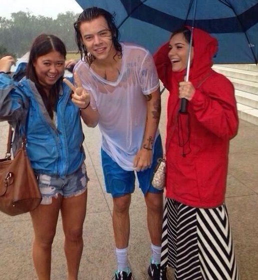 no bc imagine meeting phh on a run in the rain and he's in shorts and a soaked see through shirt???