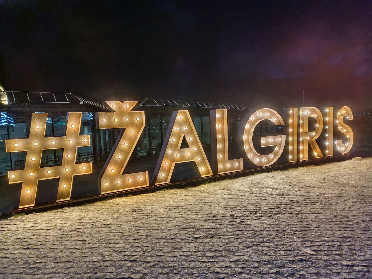 Mikhailov_Dim's tweet image. Happy 60th to the legendary Arvydas Sabonis! 🏀🎂 For Lithuania, basketball is a second religion, and Sabonis is a demigod. I’ll never forget seeing him at Kaunas Arena—his fist was bigger than most heads!  A true icon for Žalgiris and the Blazers. Many more years, Arvydas! 👏