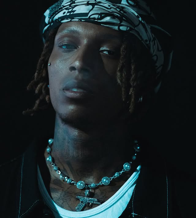 rapworldbr's tweet photo. TOP 10 MELHORES ALBUNS DO ANO RAP WORLD. 

5 • Alee - CAOS

"O objetivo desse álbum é pensar o que te move. É o amor? É o desejo? É a grana? O que me moveu nesse projeto foi o ódio" https://t.co/BxjNg95tbS