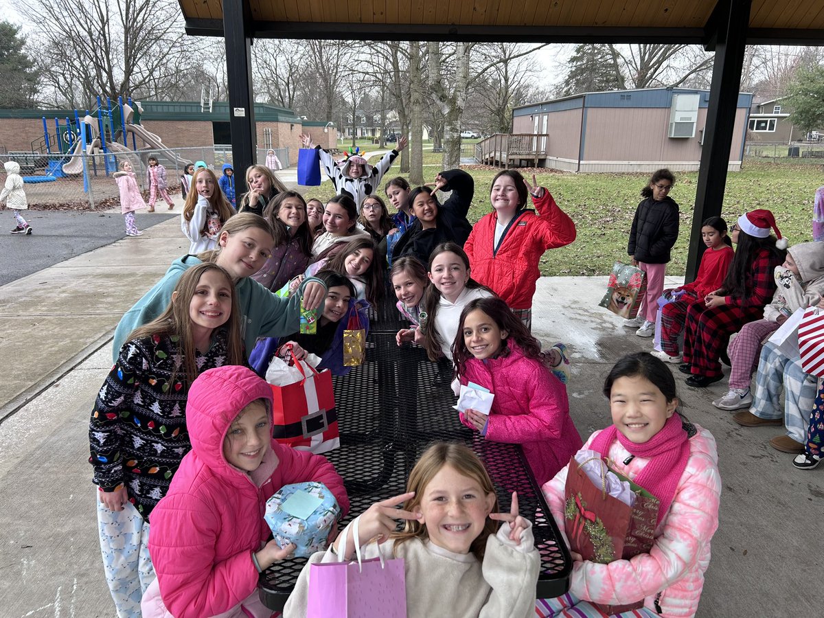Brookside 5th grade tweet media