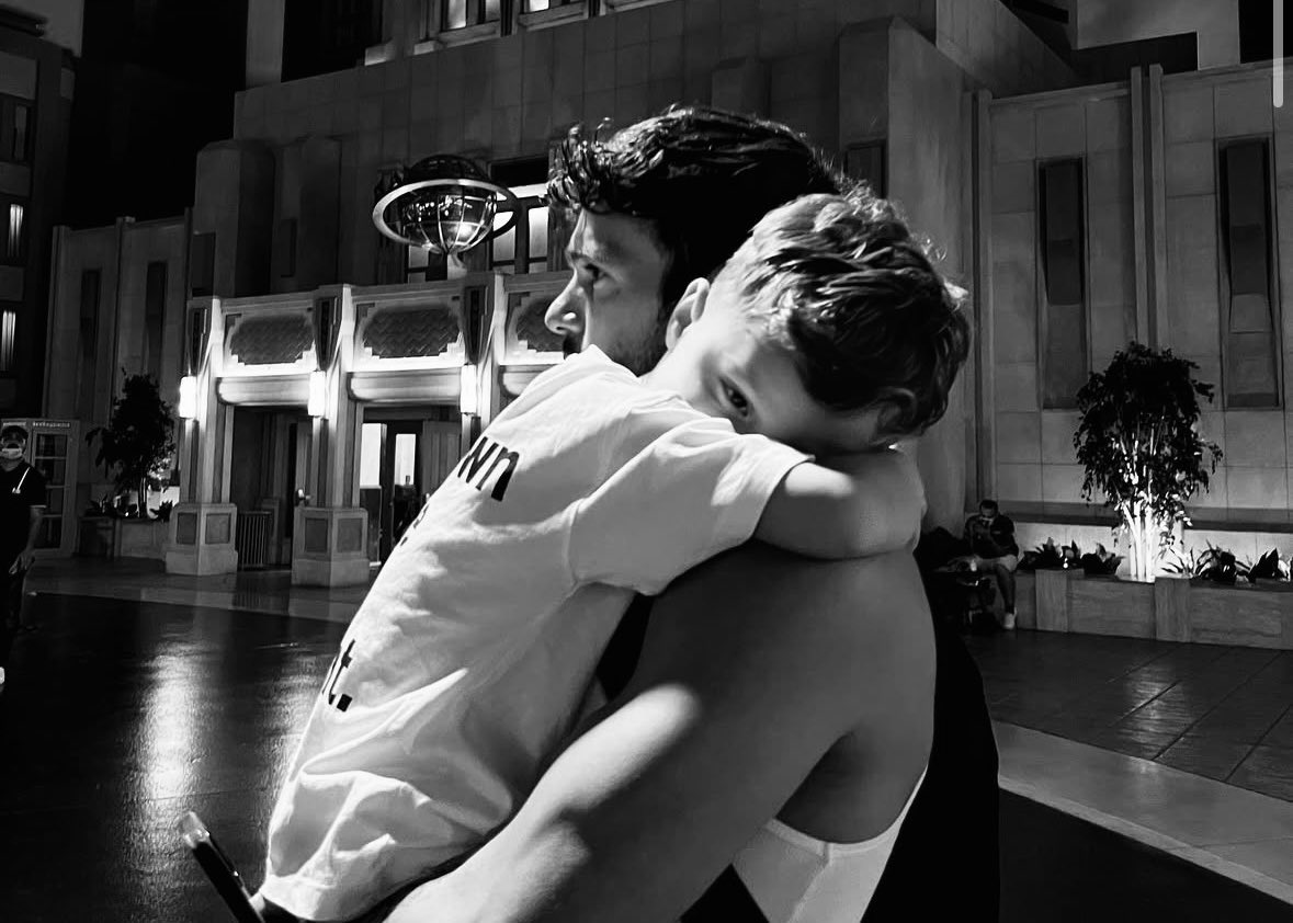 urllttlestar's tweet photo. ᅟᅟ

                               happy birthday bestie, 
                               thank you for being an 
                               incredible dad, we love you ෆ

ᅟᅟ https://t.co/gV4RpDUa5t