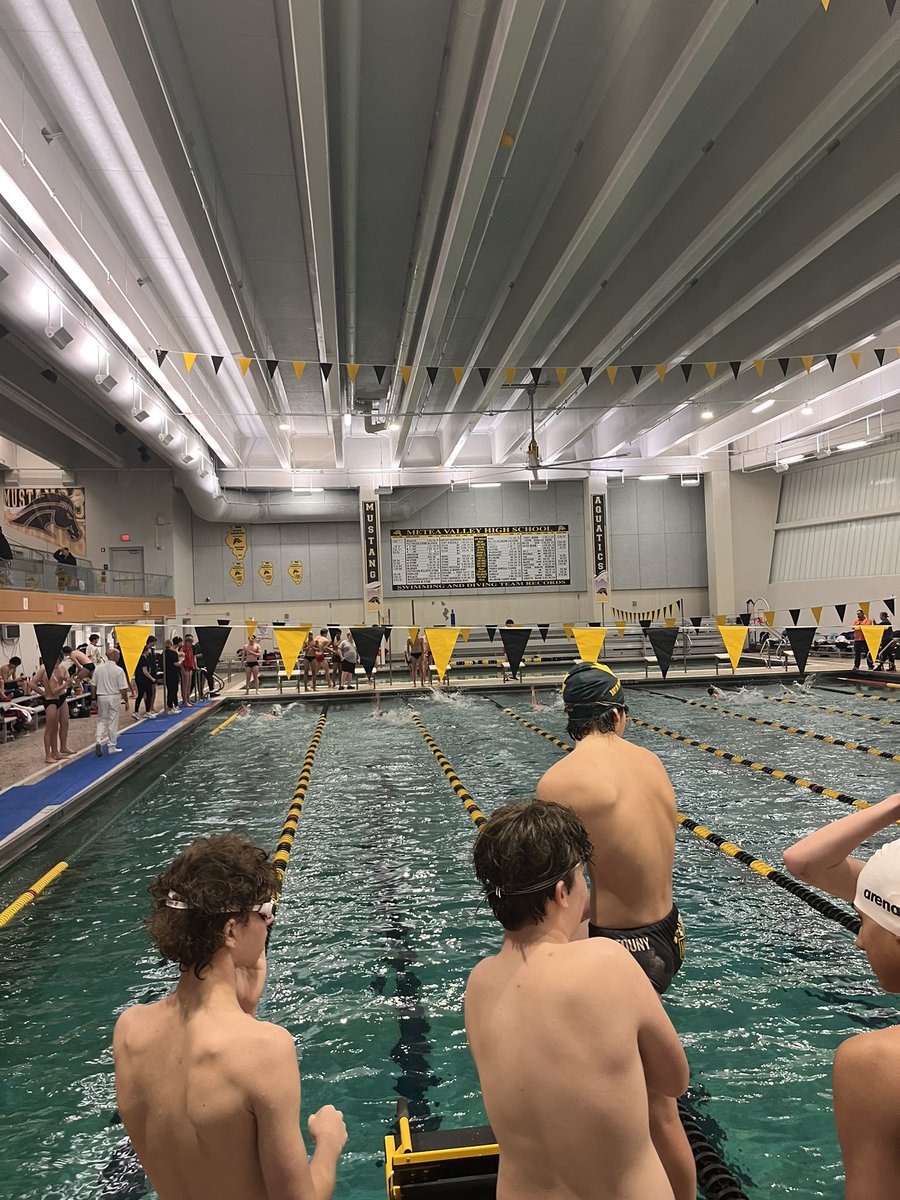 MVswim's tweet photo. Scenes today for the fresh/soph invite hosted here at Metea! Hoping to see some great swims from the future here.⚫️🟡 https://t.co/Ts0Gl696ZK
