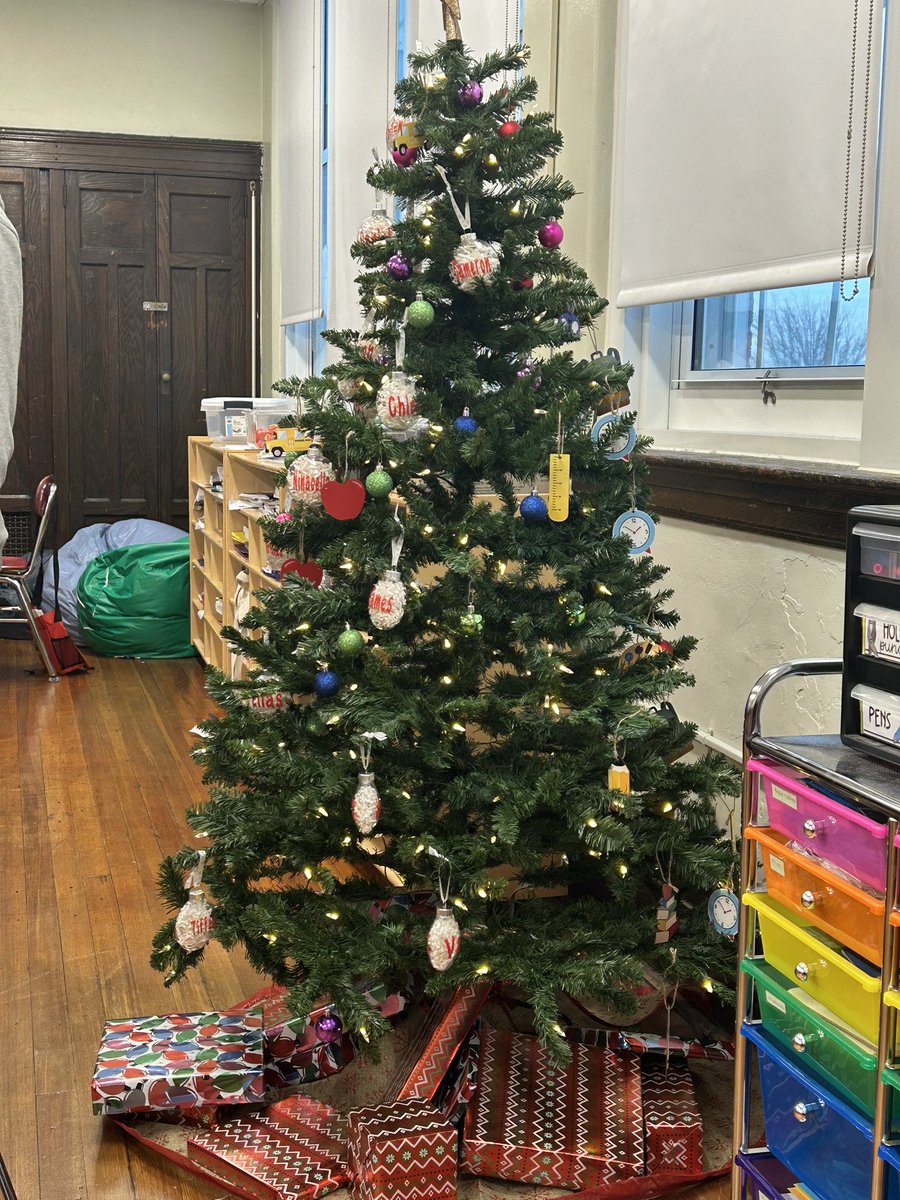 Lucy Rubio (@mrsrubio301) on Twitter photo So many festive activities the past two days from our staff holiday breakfast to our classroom party! We had too much fun to stop for photos ❤️💚 Happy Holidays to all! Have a fun and safe Winter Break ❄️See you on January 2nd!! <a href="/TheWriteClass/">Michcella Tiscornia</a> So many festive activities the past two days from our staff holiday breakfast to our classroom party! We had too much fun to stop for photos ❤️💚 Happy Holidays to all! Have a fun and safe Winter Break ❄️See you on January 2nd!! <a href="/TheWriteClass/">Michcella Tiscornia</a>