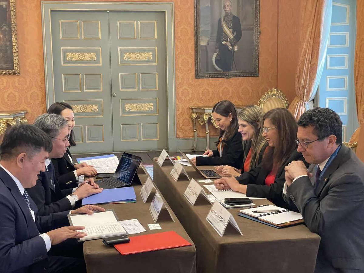 Монгол Улсын Гадаад харилцааны яам, Бүгд Найрамдах Колумби Улсын Гадаад хэргийн яам хоорондын дөрөвдүгээр улс төрийн зөвлөлдөх уулзалт 2024 оны 12 дугаар сарын 18-ны өдөр Богота хотноо зохион байгуулагдав.

🔗mfa.gov.mn/80898