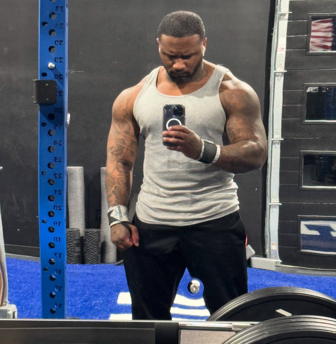 kingcole28's tweet photo. Gym flow #musclesandbrains https://t.co/4FcZ1D1WMo