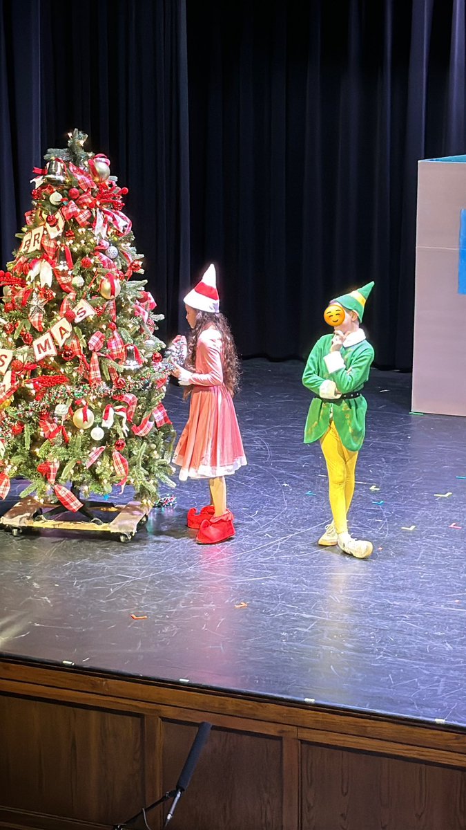 LesInReality's tweet photo. The big show was night and he was SO good๐ญ๐ญ๐ญ๐ญ๐ญ๐ญ
Last pic is with his twin๐ค๐ค
So proud of them ๐ญ
#buddytheelf #elfjr https://t.co/gXmk8ofMaN