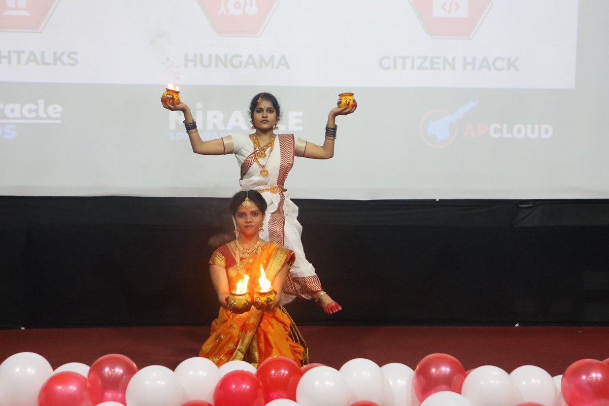 dsvizag's tweet photo. The stage came alive with electrifying energy as Hungama set it on fire with mesmerizing performances at the Digital Summit 2024! A night to remember!

#DigitalSummit2024 #Hungama #MesmerizingPerformances #UnforgettableMoments https://t.co/CojIaREn5J
