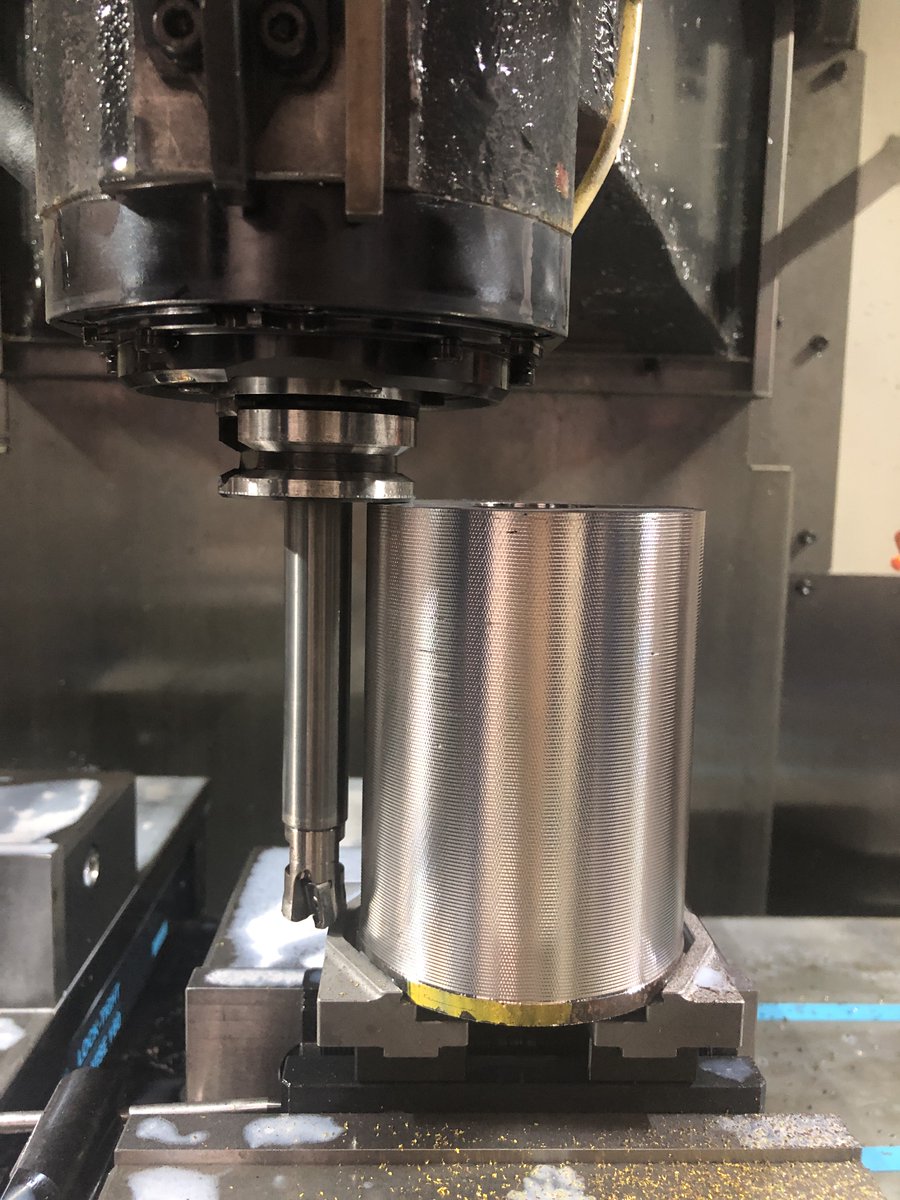 【なんとか重工】ケロ tweet media