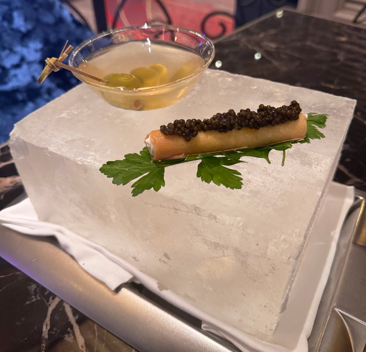 Mark 🥂🫧💛 tweet media