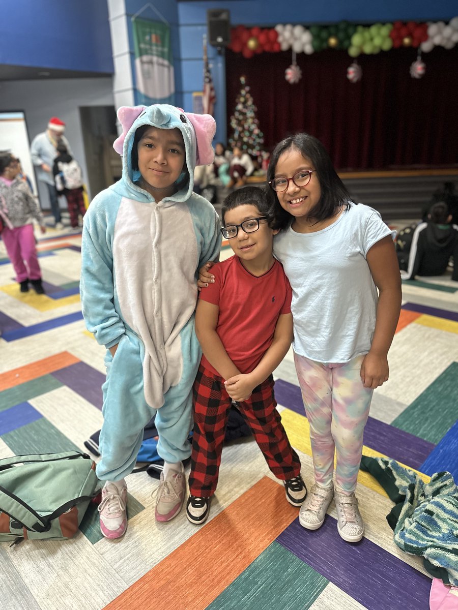 WidenElementary's tweet image. 🎉 What a cozy way to wrap up 2024—pajama day fun and smiles all around! 💤💖 Wishing everyone a restful winter break. See you in 2025, Wildcats! 🐾✨ #PajamaDay #WinterBreakVibes