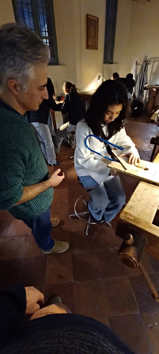 JeFCourtes's tweet photo. Merci à l'istituto internazionale stradivari de #Cremone de nous avoir si bien reçu. Les élèves ont pu toucher du doigt le métier de luthier après avoir visité la botega de @PhDevanneaux. https://t.co/bmyjt5wJh4