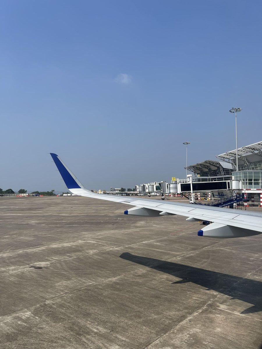 vinyasvk's tweet photo. Lets-IndiGo💙
Airline : @IndiGo6E 
Date : 20/12/2024
Route : IXE-BOM
Flight : A321-251NX
Registration : VT-ICV
@mlrairport @CSMIA_Official https://t.co/yUUDkp1vn1