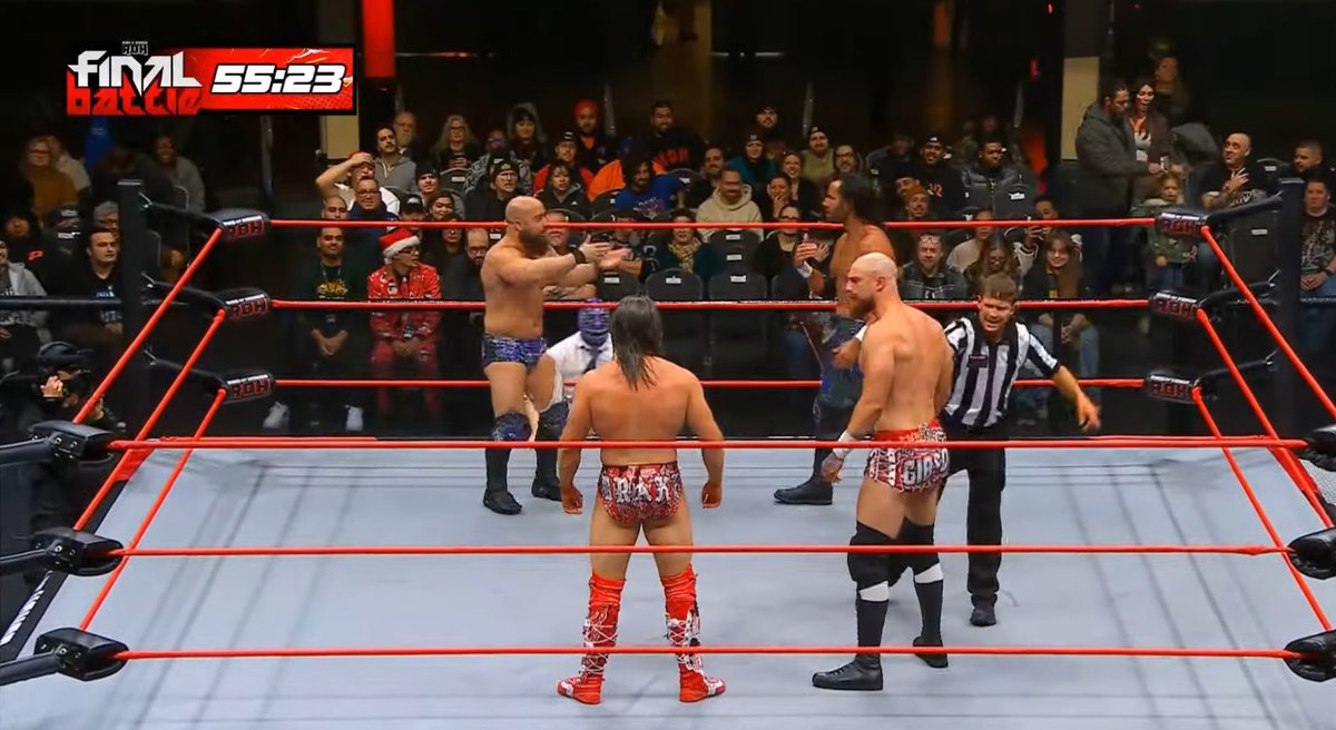 AngelicIllusion's tweet image. #JohnSilver mistakes #JamesDrake for #AlexReynolds. #ZackGibson #EvilUno #DarkOrder #GrizzledYoungVets #ROHFinalBattle #ROHZeroHour #ROH #RingofHonor #WatchROH #HonorClub #Funny