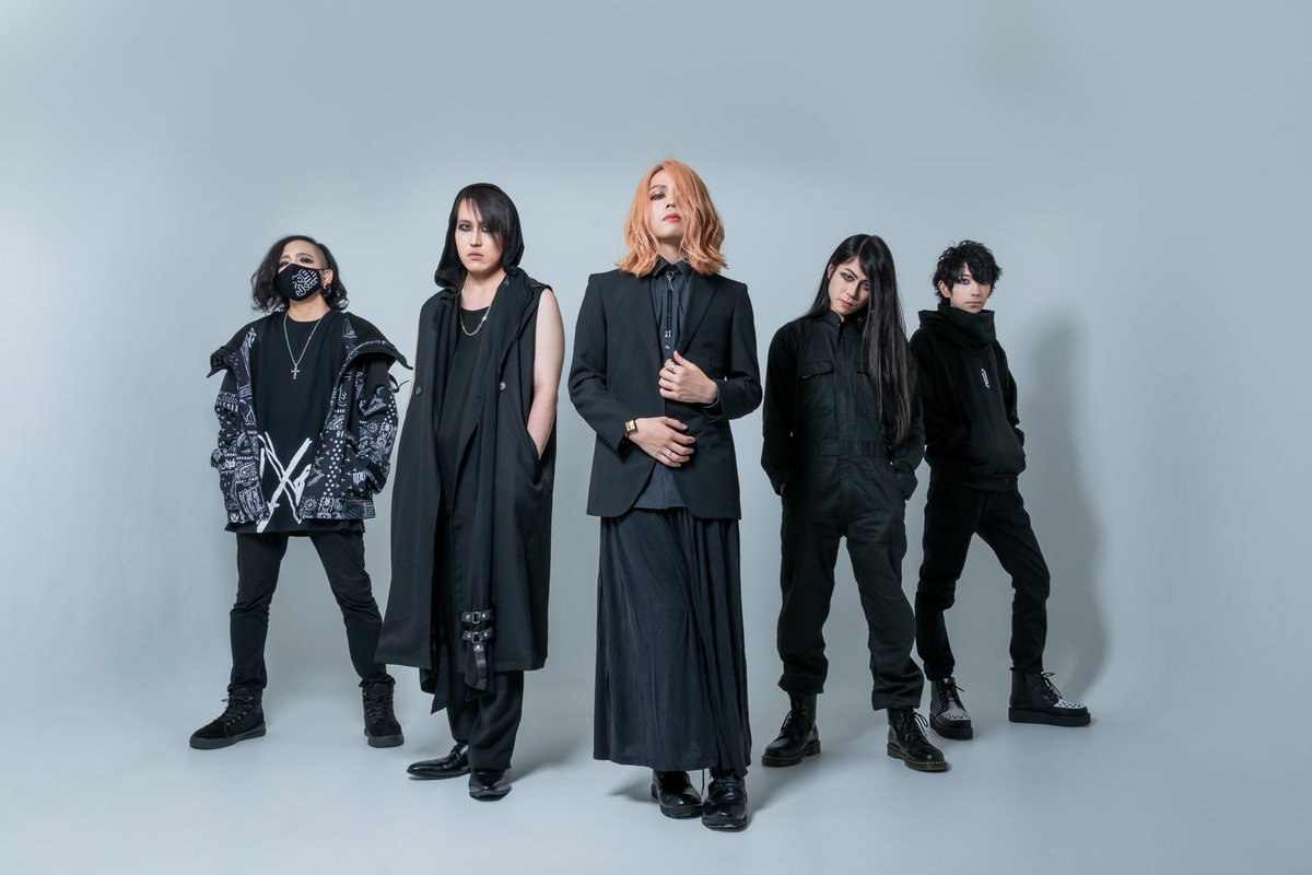 clama_official's tweet photo. 皆様新曲は楽しんでいただけましたか？
お知らせの通り先週リリースいたしました"re:ray."を最後に我々の全活動は終了しました！
結成から5年、EXCLAMATIONは進化を重ね大きく形を変えて参りました。
これまでご支援、ご声援をくださいました皆様、改めて本当にありがとうございました🙇‍♂️ https://t.co/LDaLOo2HFH