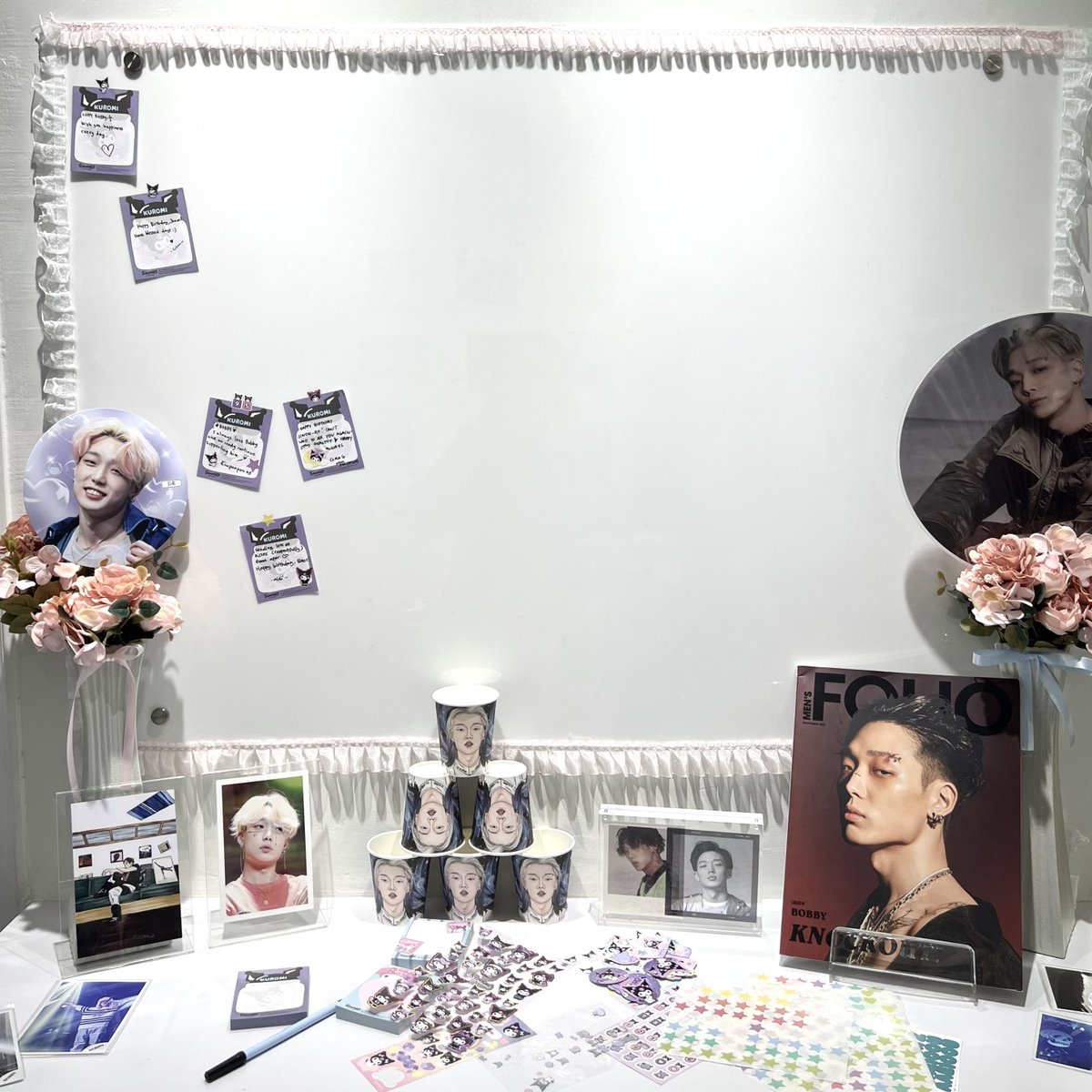 bobbyindaespace's tweet photo. 2024 , BOBBY birthday cafe event

( 📡 ) * love letter to BOBBY

ทุกคนอย่าลืมมาร่วมเขียนคำอวยพรวันเกิดครบรอบอายุ 29 ขวบ และเขียนบอกรักบ๊อบบี้กันนะคะ ♡♡

— 
#1stFallwithBOBBYindaespace
#BOBBY #บ๊อบบี้ #바비 #バビ #iKON #아이콘 https://t.co/WrRx4M8pee