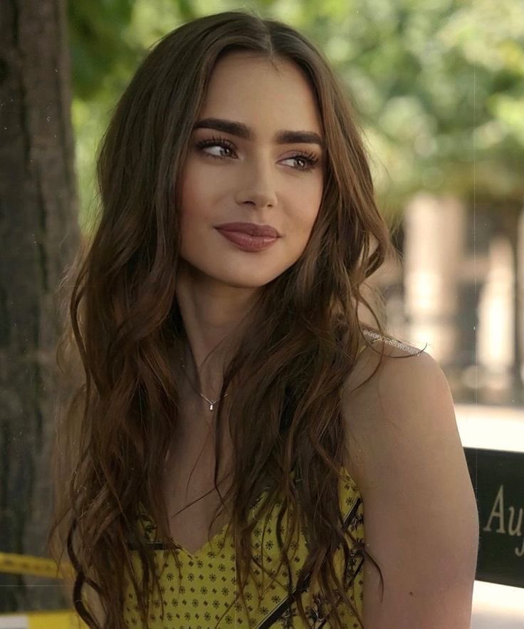 nathitta's tweet photo. Quem leu ou está lendo #aempregada ou pros gringos #thehousemaid há de concordar comigo que o elenco precisa ser esse: 
Lilly Collins - Millie
Amanda Seinfeld - Nina
Ian Somerhalder - Andrew
Michele Morrone -  Enzo https://t.co/6jpOSHL9Bk