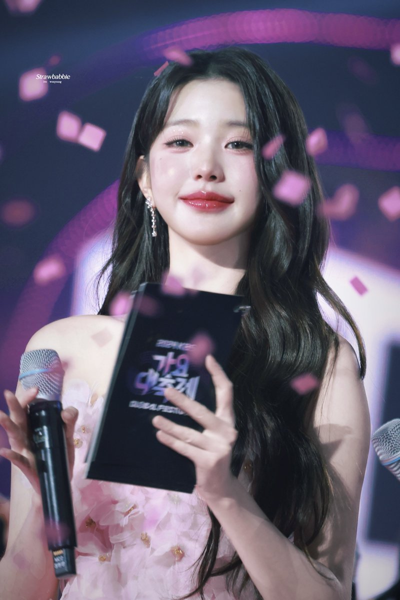 Strawbabbie_wy's tweet photo. 241220 KBS 가요대축제 2024

🌸💗💕🤍🐰

#아이브 #IVE #장원영 #JANGWONYOUNG #원영 #WONYOUNG #ウォニョン @IVE_twt https://t.co/DQDLnuVi6x