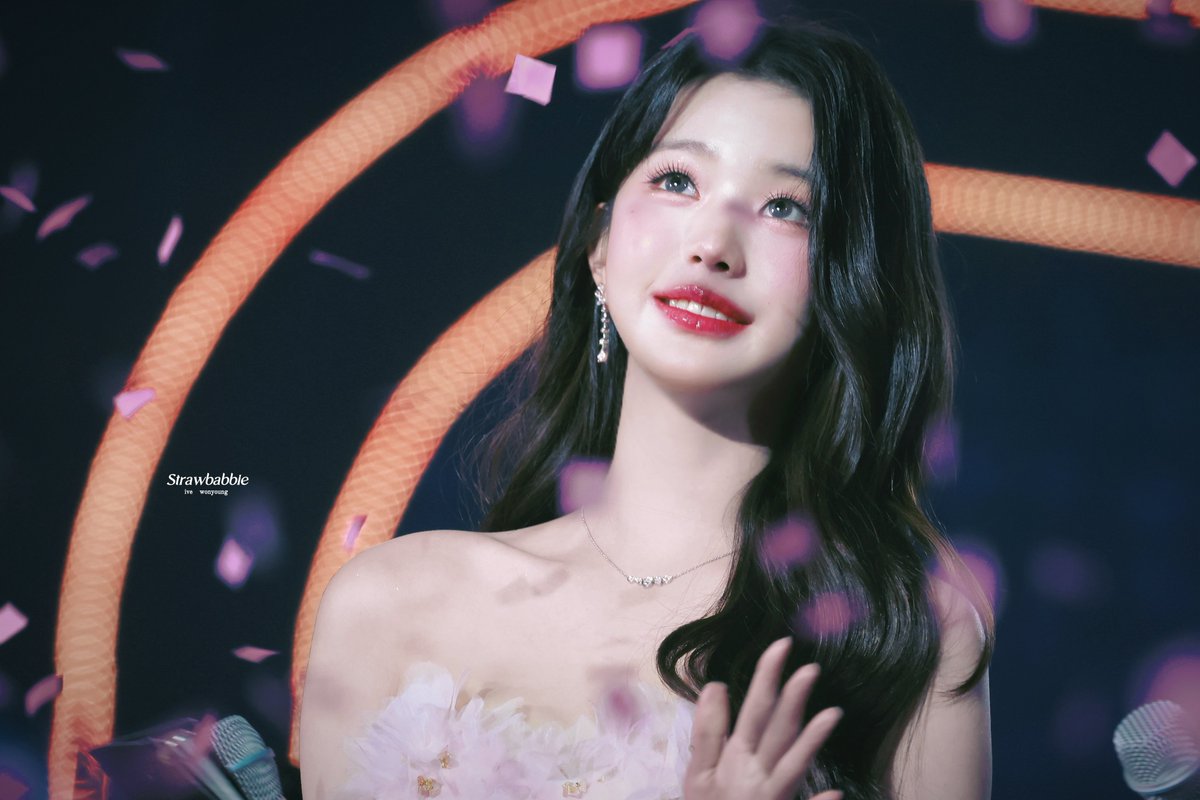 Strawbabbie_wy's tweet photo. 241220 KBS 가요대축제 2024

🌸💗💕🤍🐰

#아이브 #IVE #장원영 #JANGWONYOUNG #원영 #WONYOUNG #ウォニョン @IVE_twt https://t.co/DQDLnuVi6x
