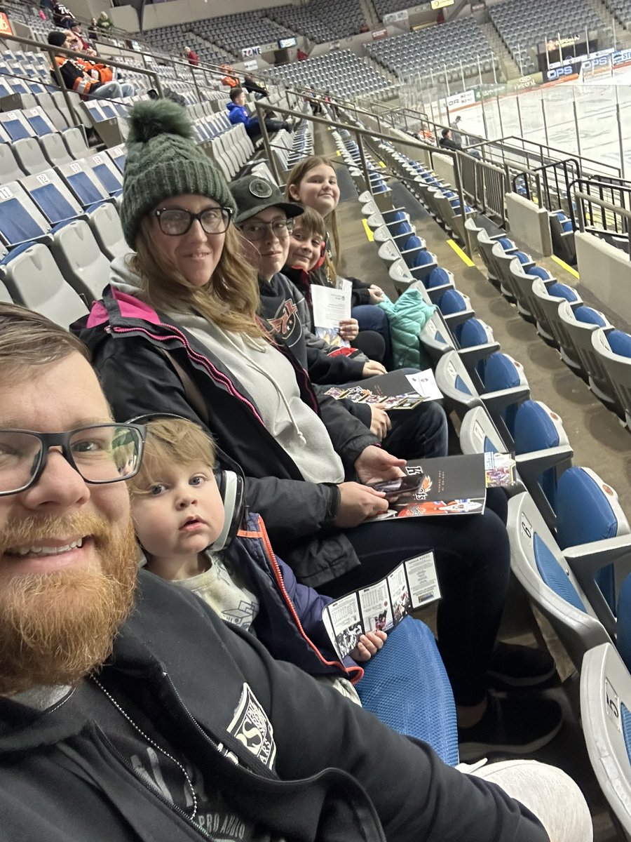 jdempler's tweet photo. Birthday hockey game. #LETSGOKOMETS #JK #LETSGOFUEL #LETSGOINDYFUEL https://t.co/Ni6ZQV0HTf