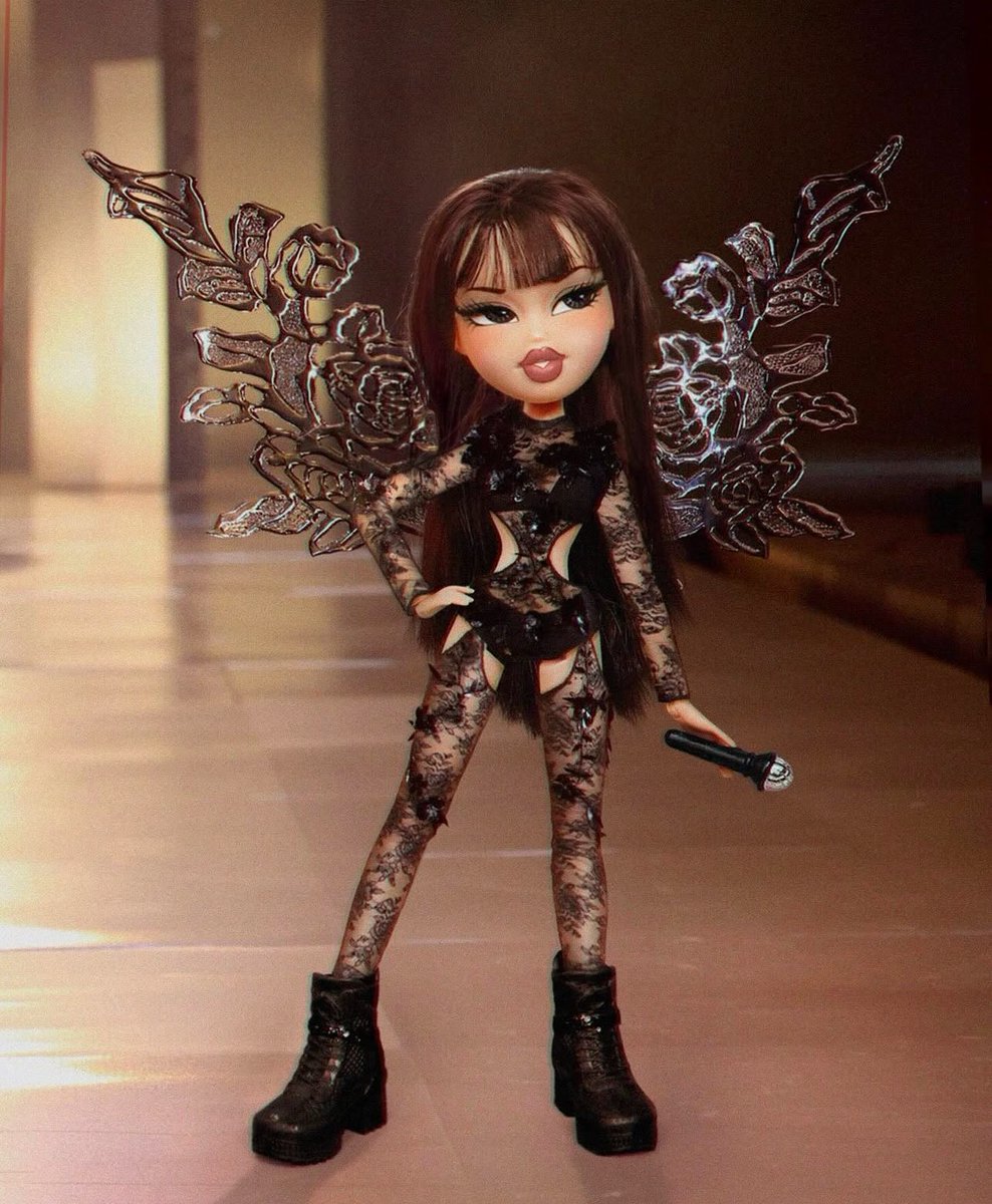 Bratz recreate LISA's Victoria's Secret Fashion Show performance.