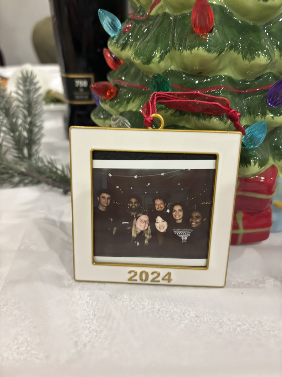 OstroumovLab's tweet photo. Happy Holidays from the Ostroumov Lab! 🐀 ❄️ https://t.co/WFlPeHdRJQ