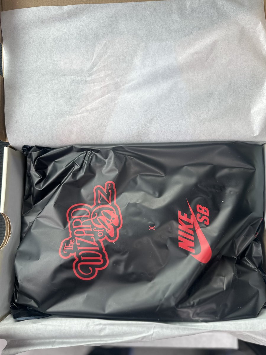 Areva__Lo's tweet photo. @snkr_twitr Got that 8 needing a 7.5 🥺 https://t.co/I785KdsHwK