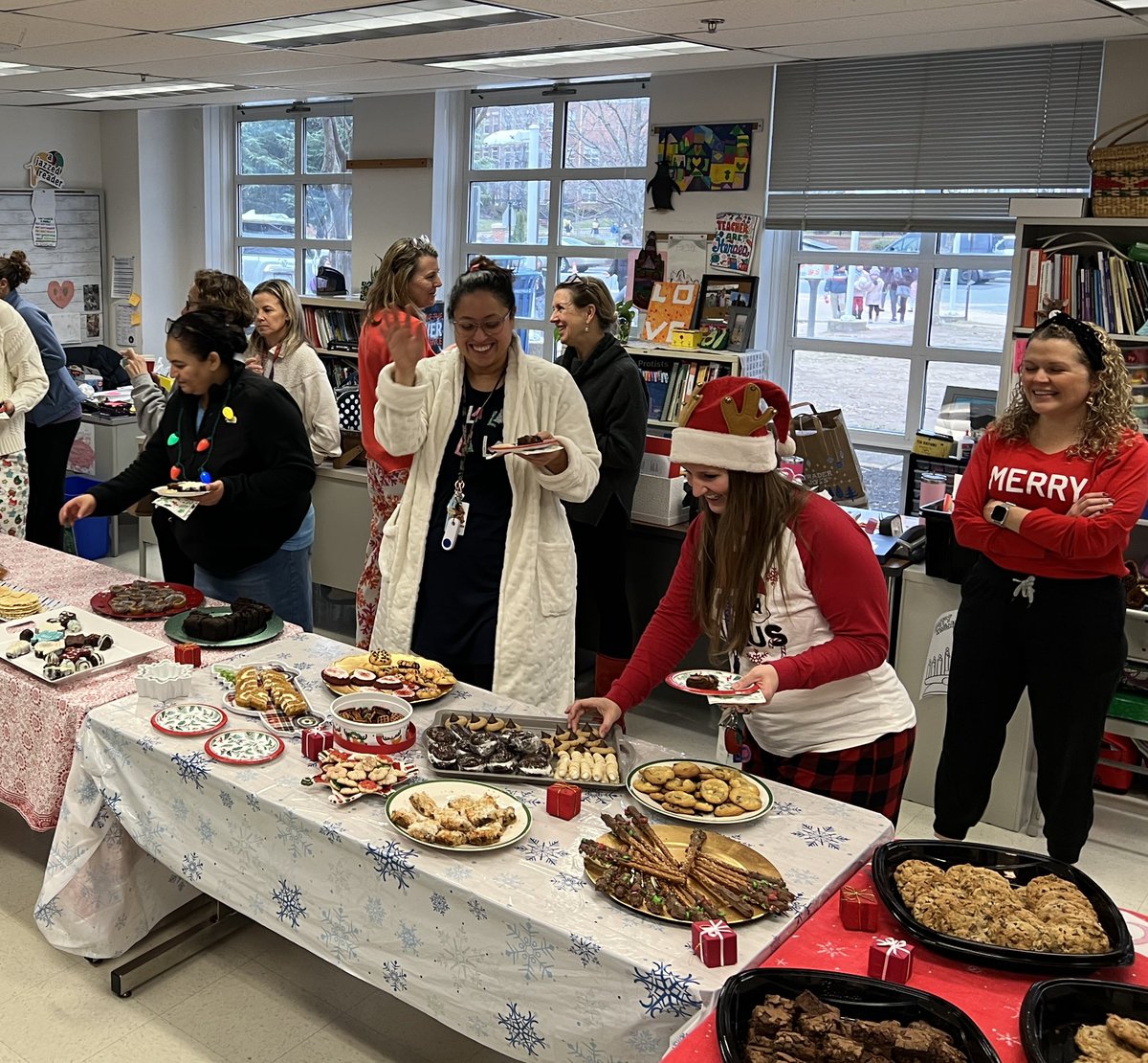 KWBarrett Elementary tweet media