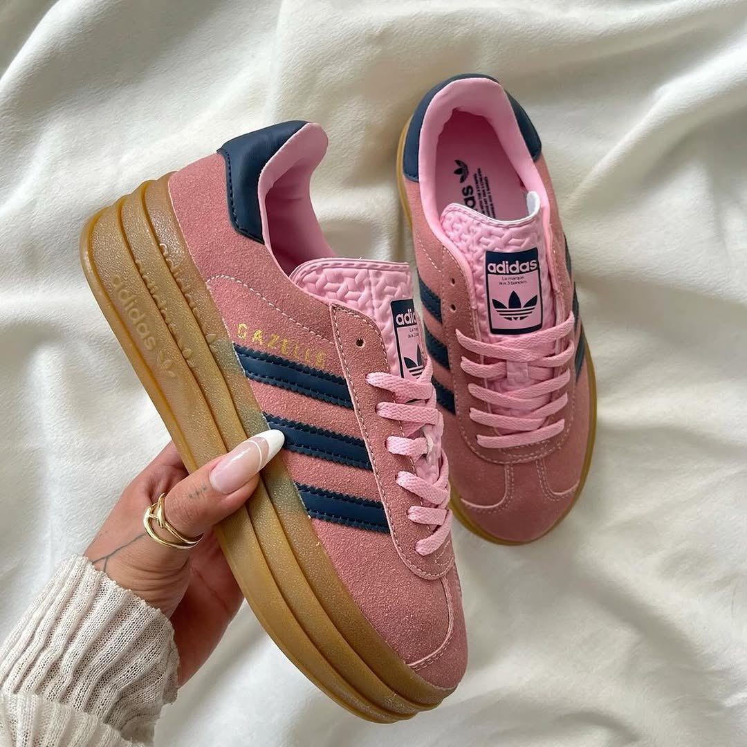 mactrendz's tweet image. WhatsApp +256755272634 for deliveries 📞 Shine bright with the Adidas Gazelle Bold ‘Pink Glow Gum’ – Vibrant pink with classic gum soles! Cop yours now! 👟 #AdidasGazelle #PinkGlow #SneakerHeads #FreshKicks #StreetStyle #LimitedEdition