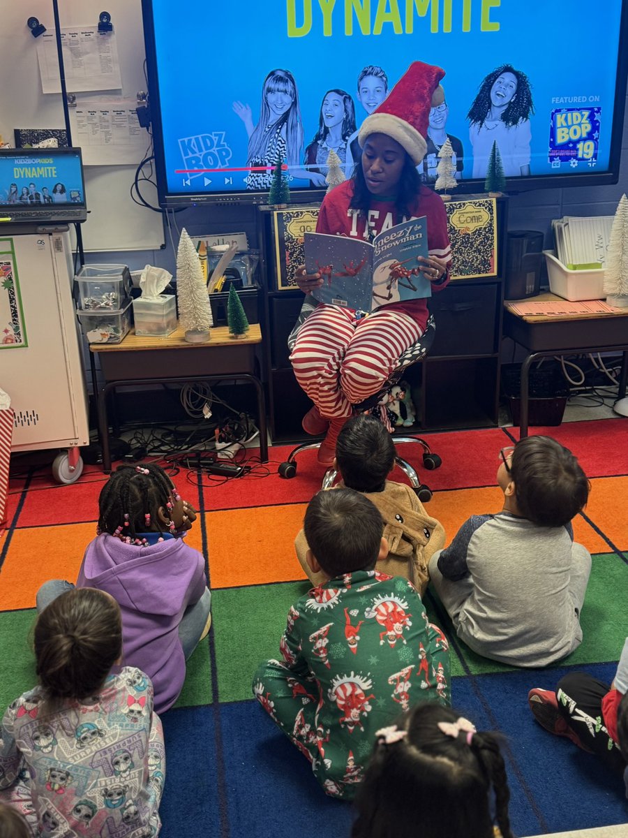 Dr. Tiffany Jones (@drjonesmilford) on Twitter photo I enjoyed reading to <a href="/JWhite27899/">Jessica White Ed.S</a> class today. Thank you for the invitation 💙💙📚 <a href="/MilfordMariners/">Milford Elementary</a> #Kindergarten I enjoyed reading to <a href="/JWhite27899/">Jessica White Ed.S</a> class today. Thank you for the invitation 💙💙📚 <a href="/MilfordMariners/">Milford Elementary</a> #Kindergarten