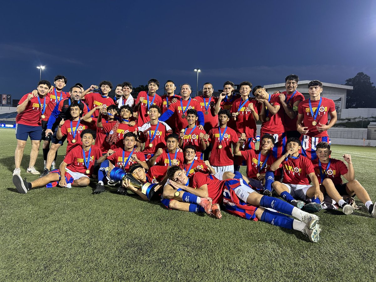 ¡Hat-trick de títulos para la Sub17! 🏆

Hoy lo gritamos fuerte: ¡Somos campeones! ⚽