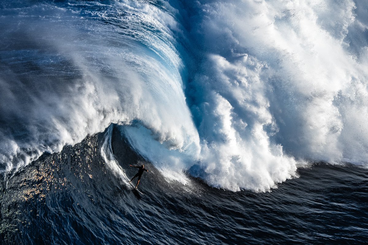 emmerich_craig's tweet photo. What an amazing day! Bucket list for me to get to shoot Peahi (Jaws). Thanks @danielsullivanphotography for taking me out!
#peahi #jaws #maui #hawaii #surfphotography @Kai_Lenny https://t.co/4MVhjxpj2H